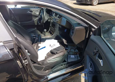 2010 Mercedes-Benz Cls 550 z USA, uszkodzony, nr VIN WDDDJ7CB3AA163800